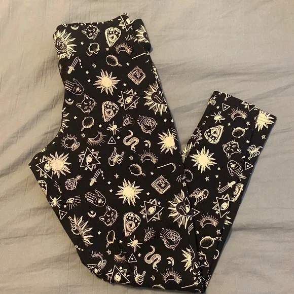 Torrid spooky 13 leggings! - Picture 1 of 3